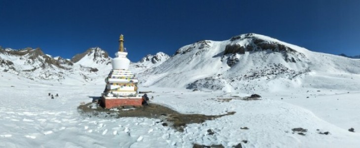 Annapurna Circuit Trek via Tilicho Lake 15 Days